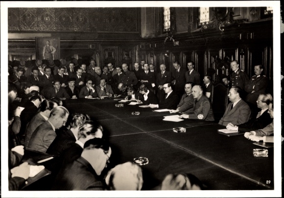 Photo Reich Foreign Minister von Ribbentrop, announcement of Norway&#39;s occupation, press, April 1940