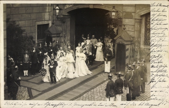 Foto Ak Trauung, Gäste, Adlige, Soldaten in Uniformen