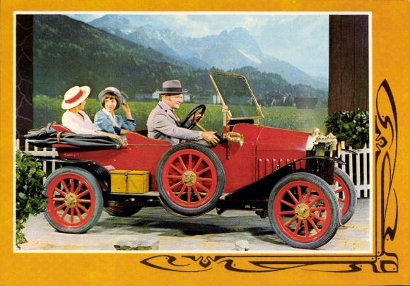 Ak Zugspitze, Auto vor Bergkulisse, Mann und Frau im Auto
