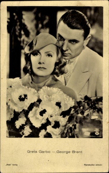 Ak Schauspielerin Greta Garbo, Schauspieler George Brent, Filmszene