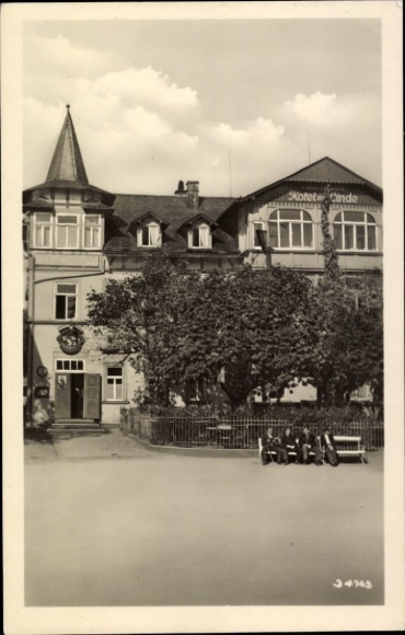 Postcard Finsterbergen Friedrichroda in the Thuringian Forest, Volkshaus Hotel zur Linde VEB