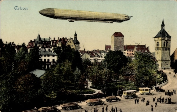 KP Arbon nad Jeziorem Bodeńskim, kanton Turgowia, sterowiec Zeppelin nad miastem