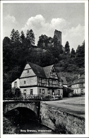 KP Grenzau Höhr Grenzhausen w Westerwaldzie, widok na zamek, fragment okolicy