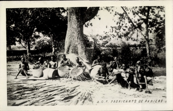 Photo Senegal, Afrique Occidentale Francaise, Fabricants de Paniers, basket makers