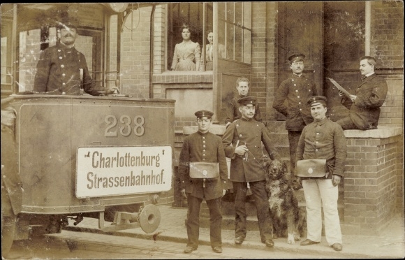 Photo PC Berlin Charlottenburg, tram 238, tram driver, dog