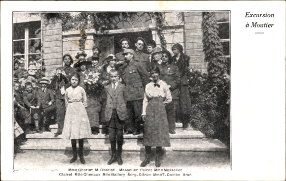 CPA Excursion à Moutier, Family du Rameau d'Olivier, Mme Charlat, M. Charlat