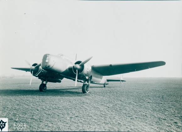 Photo German Air Force, Henschel Hs 124 V-2 fighter aircraft, destroyer, factory photo