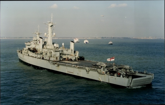 Photo British warship, British Navy