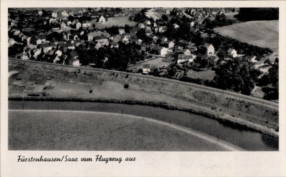 Ak Fürstenhausen Völklingen im Saarland, Luftaufnahme von  Saar, Häuser, Fluss, Flugzeug