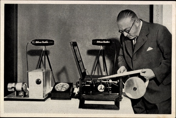 Collective picture Olympia 1936, film recording apparatus, precision watch, registration chronograph, target photography
