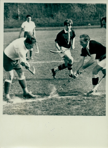 Photo Berlin Weißensee, Hockey Oberliga, Leipzig vs. Pankow April 19, 1953, Buschallee