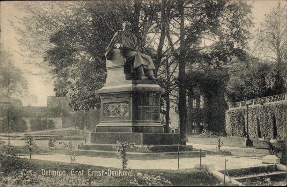 Ak Detmold am Teutoburger Wald, Graf Ernst-Denkmal,  Statue, Park, Bäume