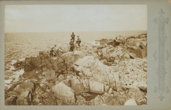 Cabinet photo Bornholm Denmark, lot on the rocky coast, 1896