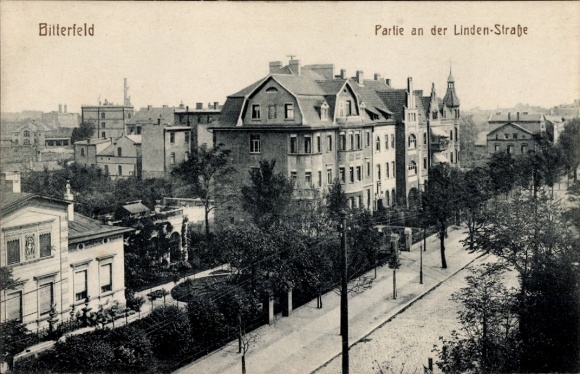 Postcard Bitterfeld in Saxony-Anhalt, city view from the area on Linden-Straße
