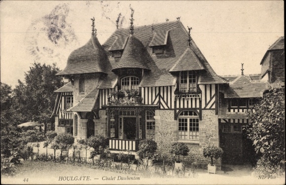 Ak Houlgate Calvados, Chalet Daubenton, s Gebäude, Garten mit Pflanzen