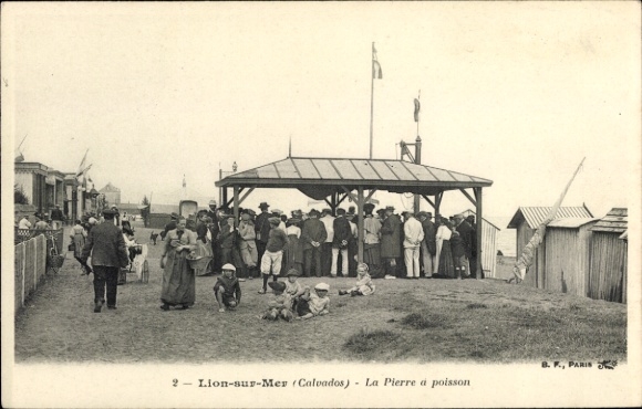 Ak Lion sur Mer Calvados, Der Fischstein