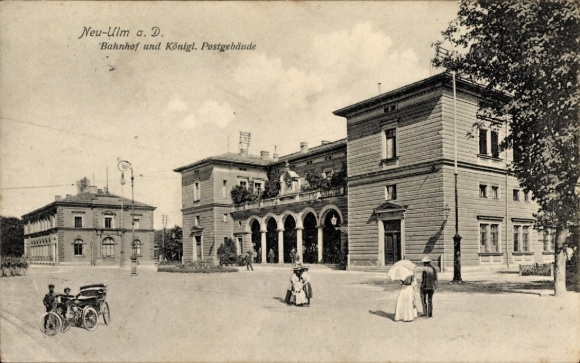 Ak Neu Ulm in Schwaben, Bahnhof, Königl. Postgebäude