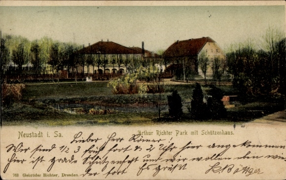 Postcard Neustadt in Sachsen, Arthur Richter Park, Schützenhaus, green surroundings, pond, trees