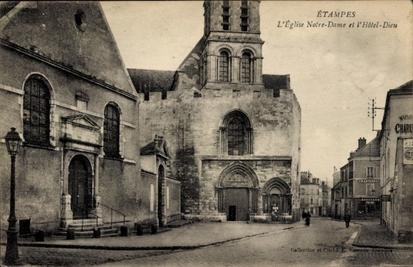 Ak Étampes Essonne, Eglise Notre-Dame, Hôtel-Dieu, ältere Architektur, Stadtansicht