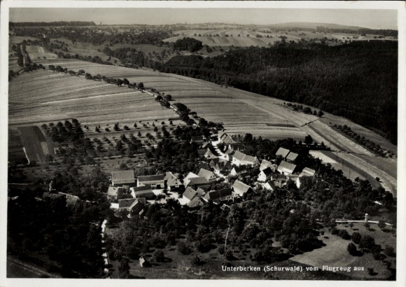 Ak Unterberken (bei Göppingen) Schorndorf in Württemberg, Luftaufnahme von  grüne Landschaft, kle
