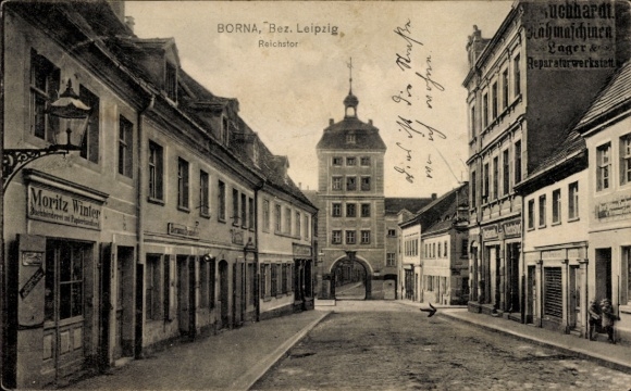 Ak Borna in Sachsen, Straße mit Häusern, Reichstor, Moritz Winter, keine Persönlichkeiten