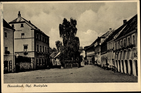 Ak Oberviechtach in der Oberpfalz, Marktplatz, Apotheke