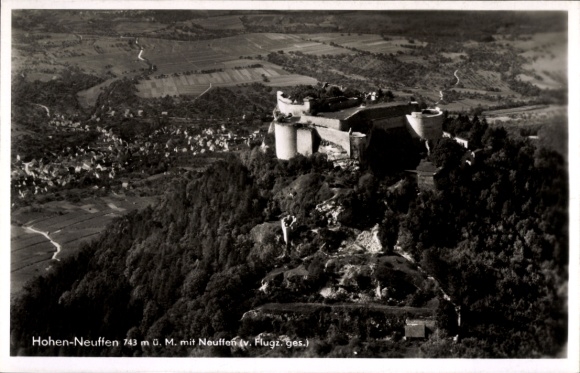 Ak Neuffen in Württemberg, Burg Hohenneuffen, Fliegeraufnahme