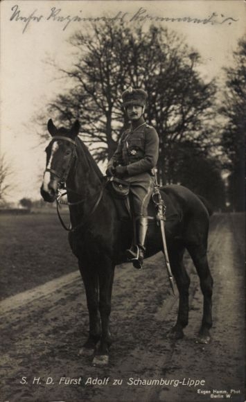 Postcard Prince Adolf of Schaumburg-Lippe, portrait on horseback, uniform