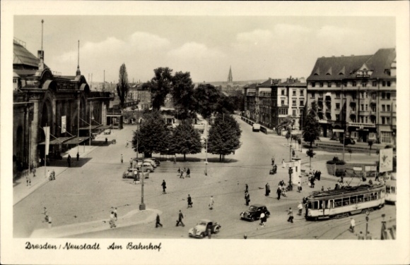Postcard Dresden Neustadt, Am Bahnhof, Straßenbahn
