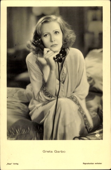 Ak Schauspielerin Greta Garbo, Portrait, Telefon, Ross 7249/1, MGM