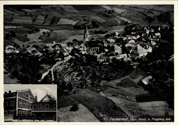 Postcard Perlesreut Lower Bavaria, aerial photograph, inn and butcher shop, owner Jak. Lorenz