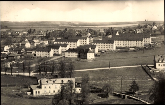 Ak Schleiz im Vogtland Thüringen, Landschaft mit Neubauten, kleine Gebäude, ländliche Umgebung