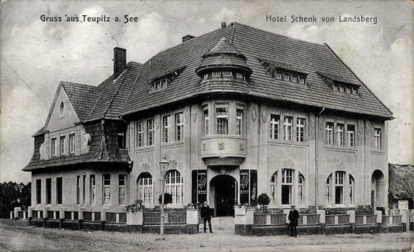 Postcard Teupitz am See, street section with view of Hotel Schenk von Landsberg