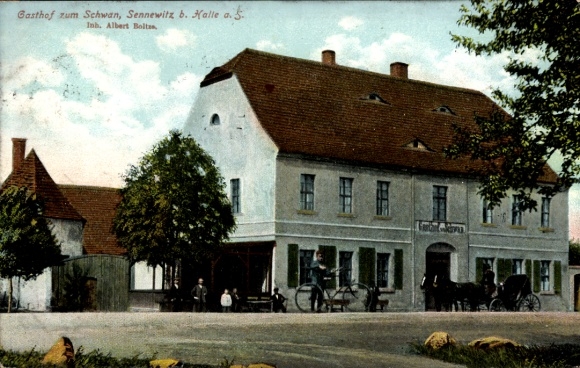 Ak Sennewitz Petersberg im Saalekreis, Gasthof zum Schwan, Sennewitz, Gebäude, Pferdewagen, Perso