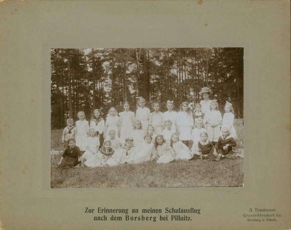Photo Dresden Schönfeld Weißig Borsberg, group of children, school trip