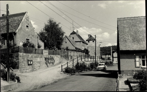 Foto Ak Thalwinkel Bad Bibra im Burgenlandkreis, Straßenpartie, Auto