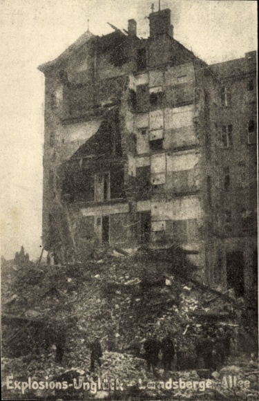 Photo Postcard Explosion accident in Landsberger Allee