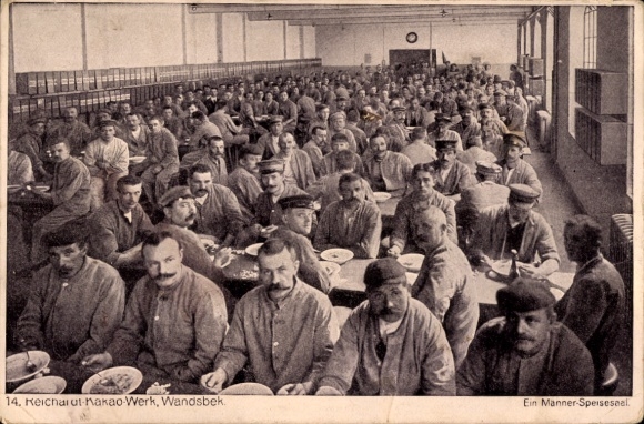 Postcard Hamburg Wandsbek, Reichardt Kakao Werk, men's dining room, workers