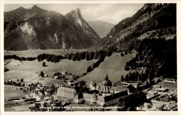 Ak Ettal Oberbayern, Kloster  bayr. Hochgebirge, Flugzeugaufnahme