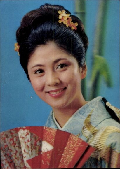 3D Postcard Winking Asian Woman, Fan