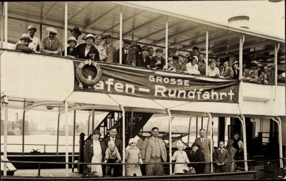 Ak Hamburg Mitte Steinwerder Kuhwerder, Schiff mit Passagieren, Banner 'GROSSE Hafen-Rundfahrt...