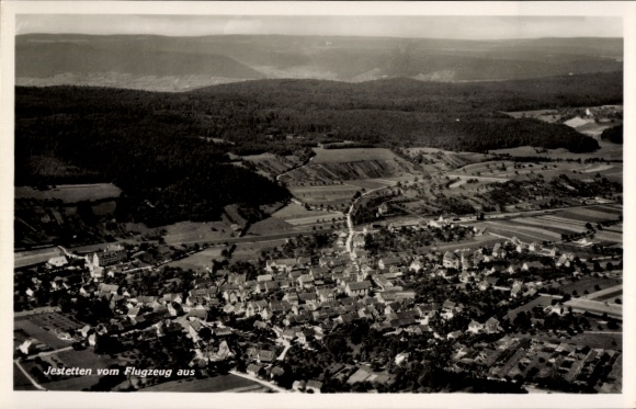 Ak Jestetten in Baden, Luftaufnahme von  Landschaft, Vögel, Wiesen, Felder