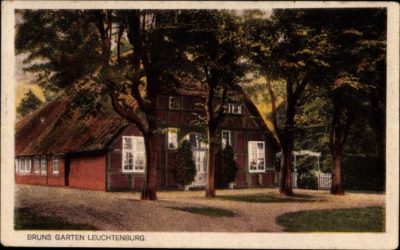 KP Leuchtenburg Schwanewede w Dolnej Saksonii, ogród Bruna, zajazd