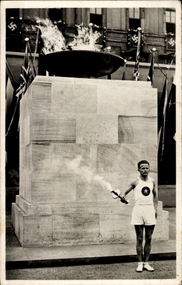Postcard Berlin, Olympic Games 1936, opening, torch runner in front of the altar at the castle
