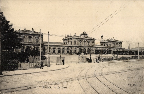 Ak Reims Marne, Bahnhof
