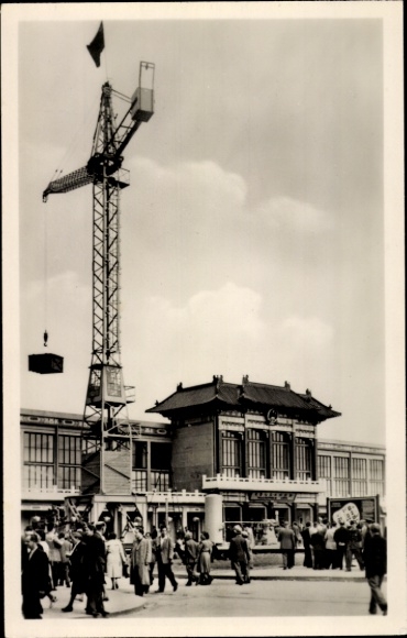 Postcard Leipzig in Saxony, technical fair, hall of the People's Republic of China, crane