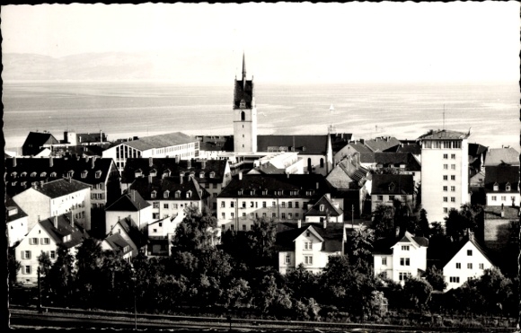 Ak Friedrichshafen am Bodensee, Stadtansicht, See, Kirchturm,  Gebäude
