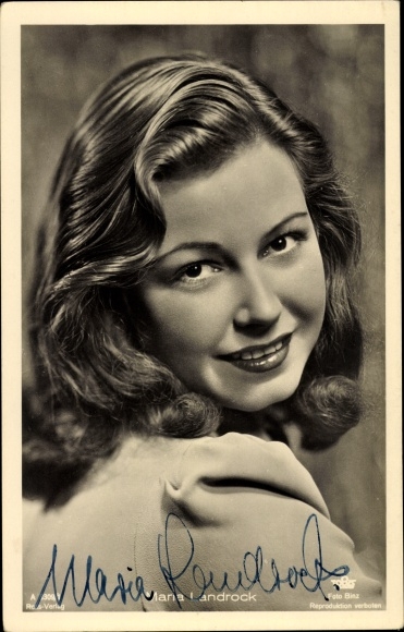 Postcard actress Maria Landrock, portrait, Ross Verlag 3309/1, autograph
