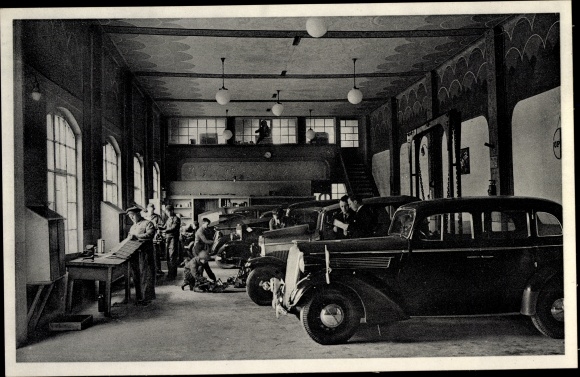 Postcard Leopoldshall Stassfurt in the Salzland district, Auto Hausmann, Salzwerksstraße 1
