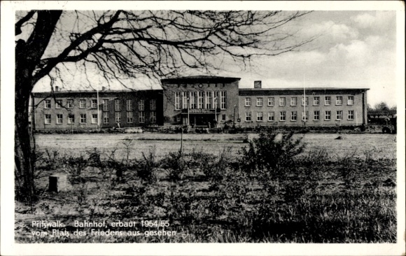 Postcard Pritzwalk in the Prignitz, train station built in 1954/55, seen from the Peace Square